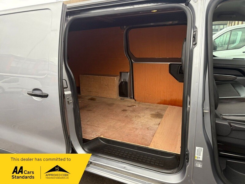 Used Vauxhall Vivaro 2019 for sale - 76357150: Photo 11