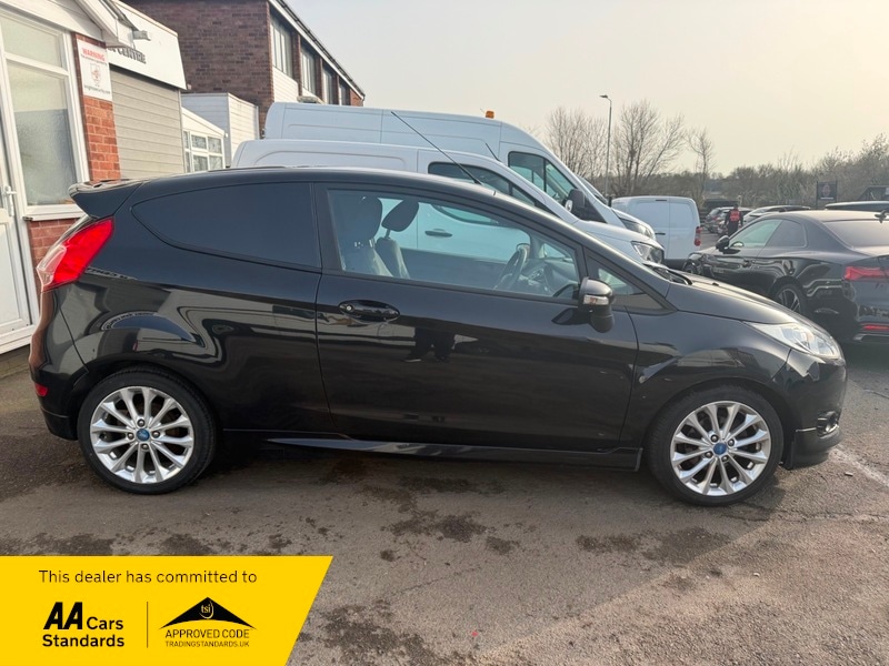 Used Ford Fiesta 2015 for sale - 77781176: Photo 4