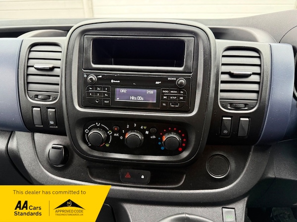 Used Vauxhall Vivaro 2017 for sale - 76304526: Photo 11