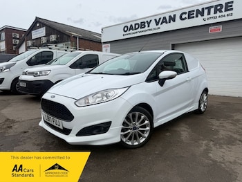 Used Ford Fiesta 2017 for sale - 78201370: Photo