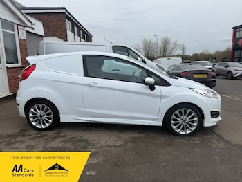 Used Ford Fiesta 2017 for sale - 78201370: Photo