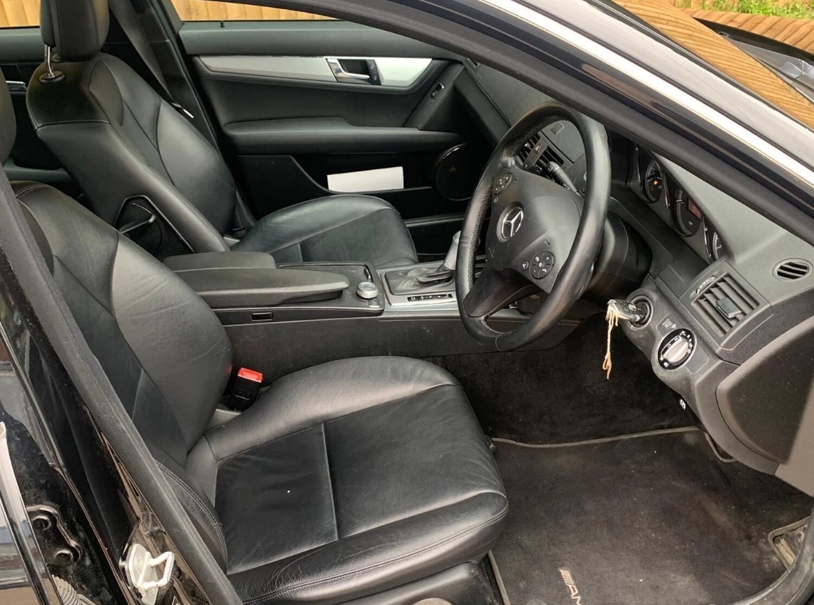 Used Mercedes-Benz C Class 2010 for sale - 76098846: Photo 8