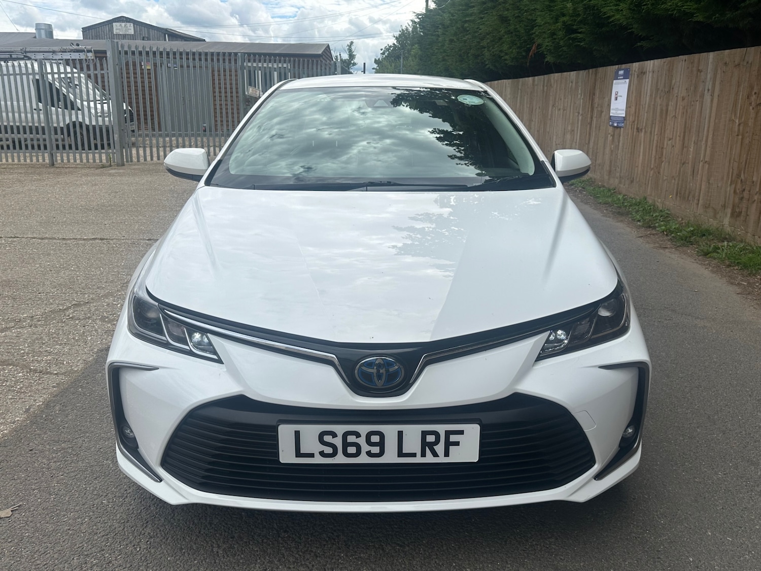 Used Toyota Corolla 2019 for sale - 76358605: Photo 2