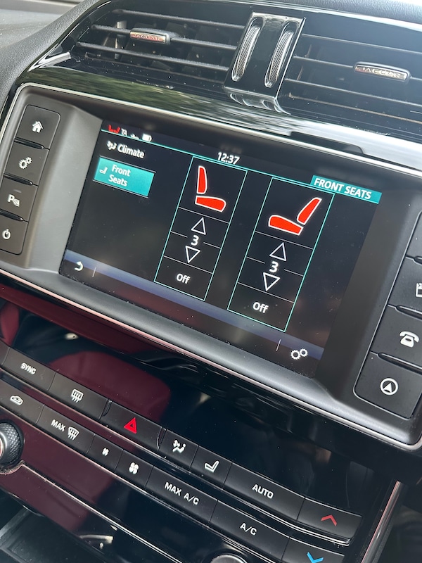 Used Jaguar XE 2016 for sale - 73434330: Photo 10