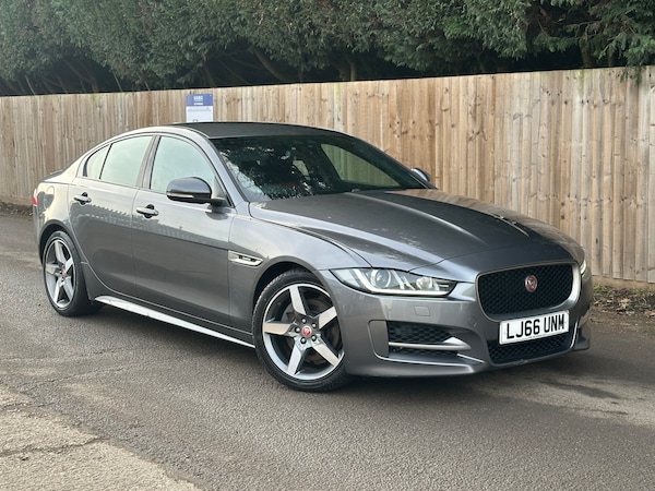 Used Jaguar XE 2016 for sale - 73434330: Photo 1