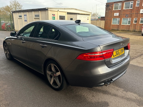 Used Jaguar XE 2016 for sale - 73434330: Photo 4
