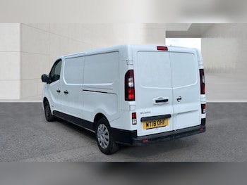Used Nissan NV300 2018 for sale - 79108055: Photo