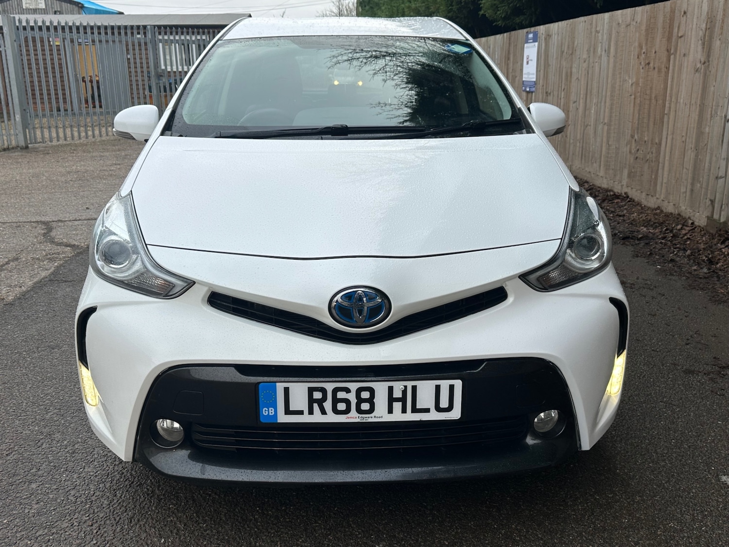 Used Toyota Prius+ 2018 for sale - 77244156: Photo 2