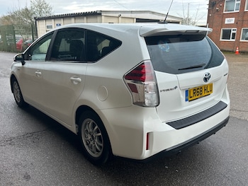 Used Toyota Prius+ 2018 for sale - 77244156: Photo
