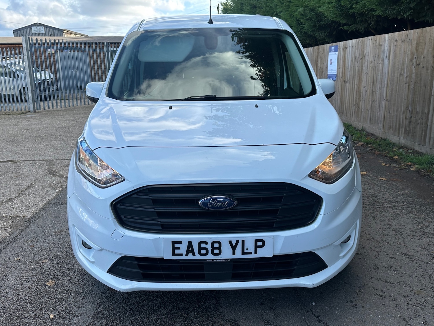 Used Ford Transit Connect 2018 for sale - 76268817: Photo 2