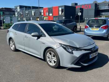 2019 (19) - 1.8 VVT-i Hybrid Icon Tech CVT 5-Door