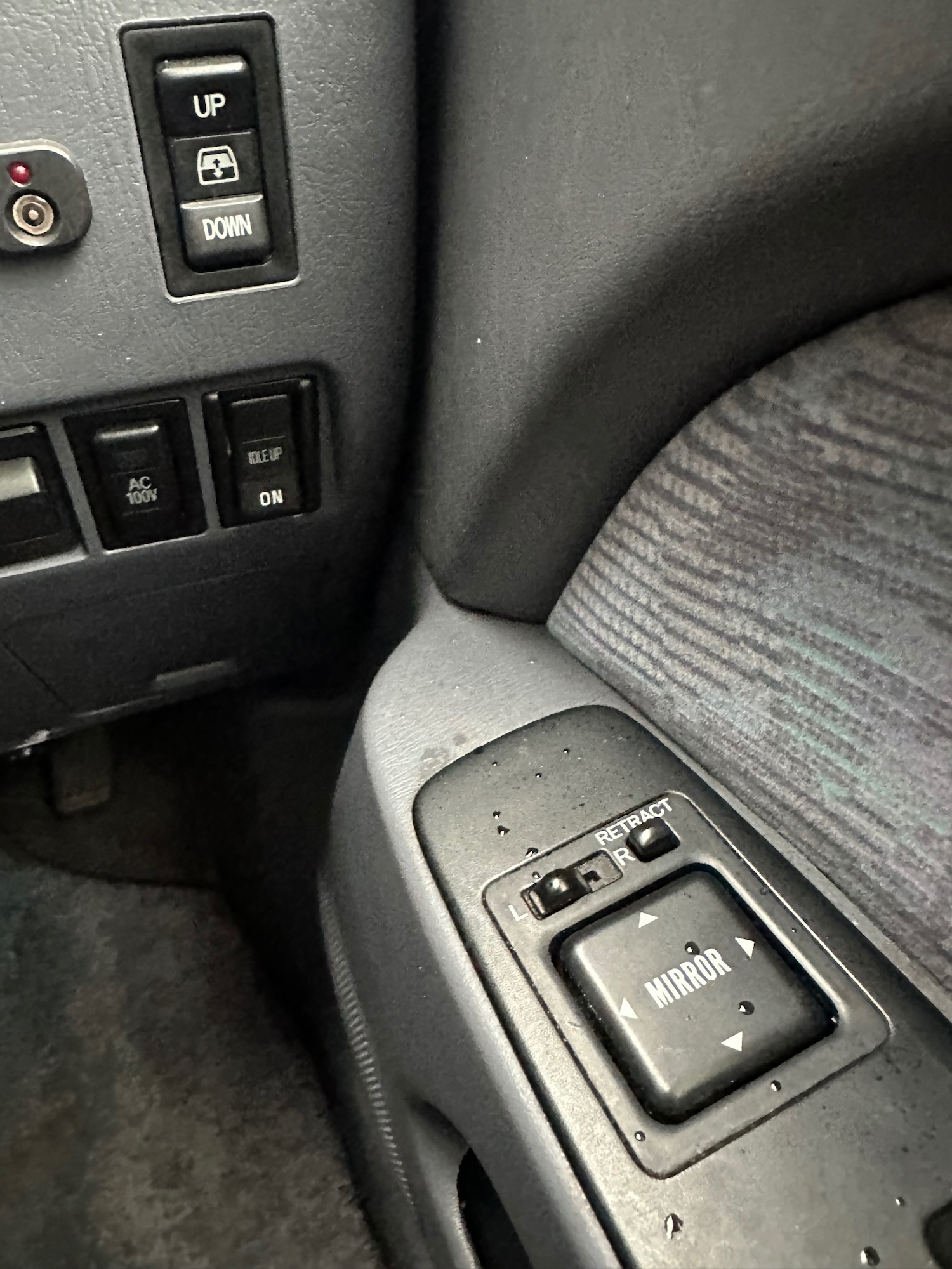 Used Toyota Hilux 1999 for sale - 76174399: Photo 16