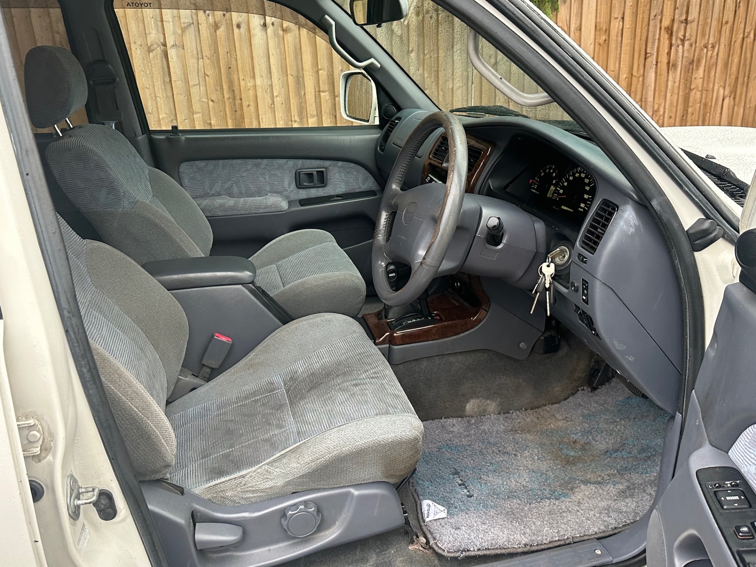 Used Toyota Hilux 1999 for sale - 76174399: Photo 8