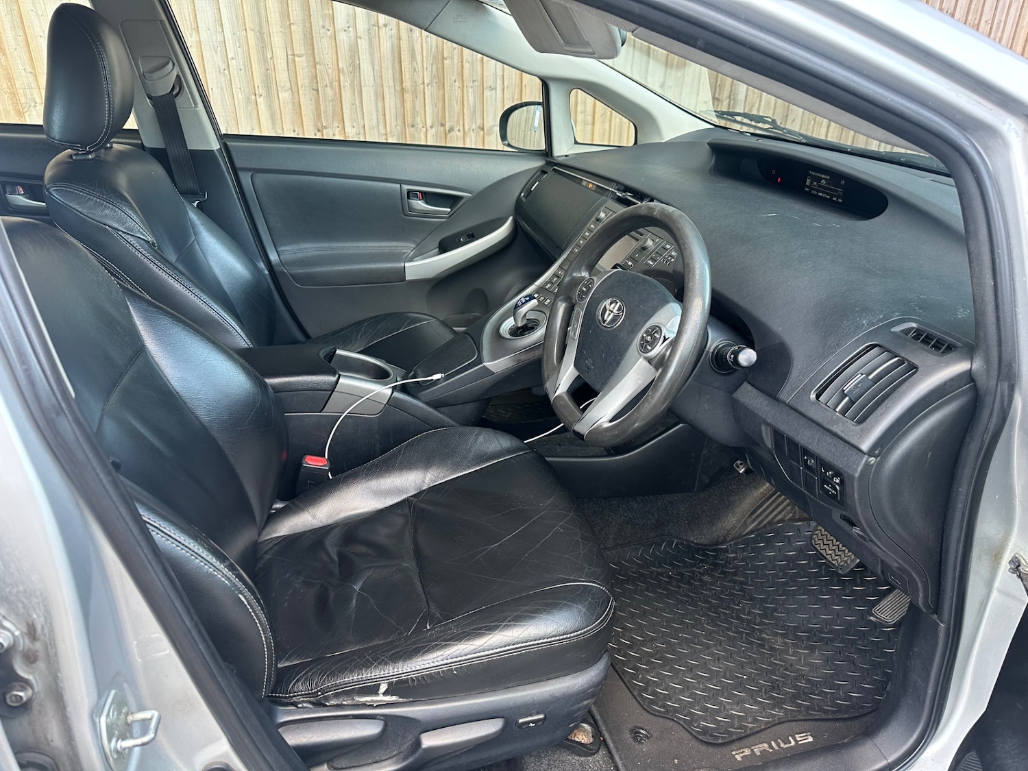 Used Toyota Prius 2015 for sale - 76275205: Photo 11