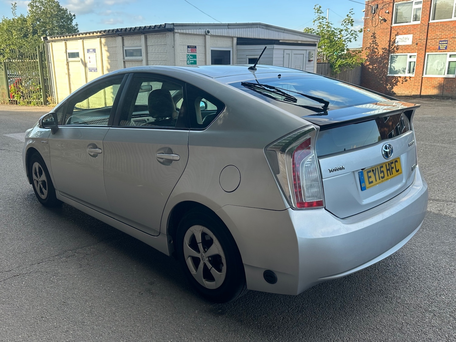 Used Toyota Prius 2015 for sale - 76275205: Photo 4