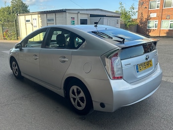 Used Toyota Prius 2015 for sale - 76275205: Photo