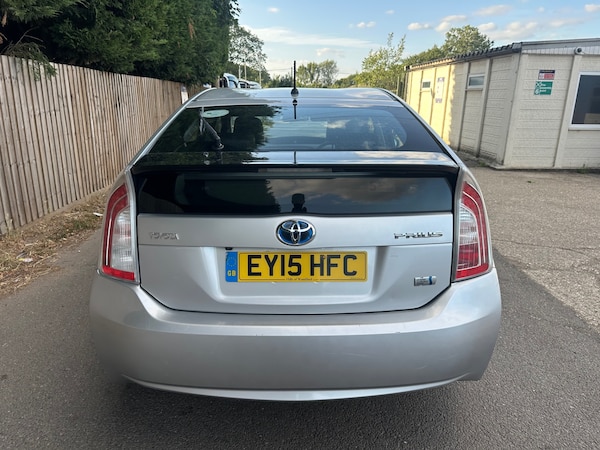 Used Toyota Prius 2015 for sale - 76275205: Photo 5