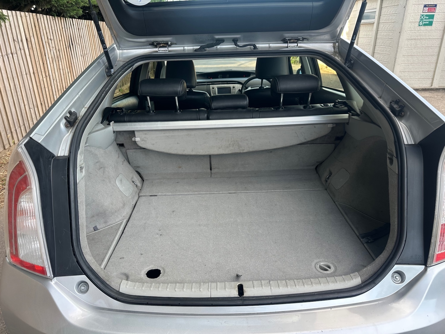 Used Toyota Prius 2015 for sale - 76275205: Photo 6