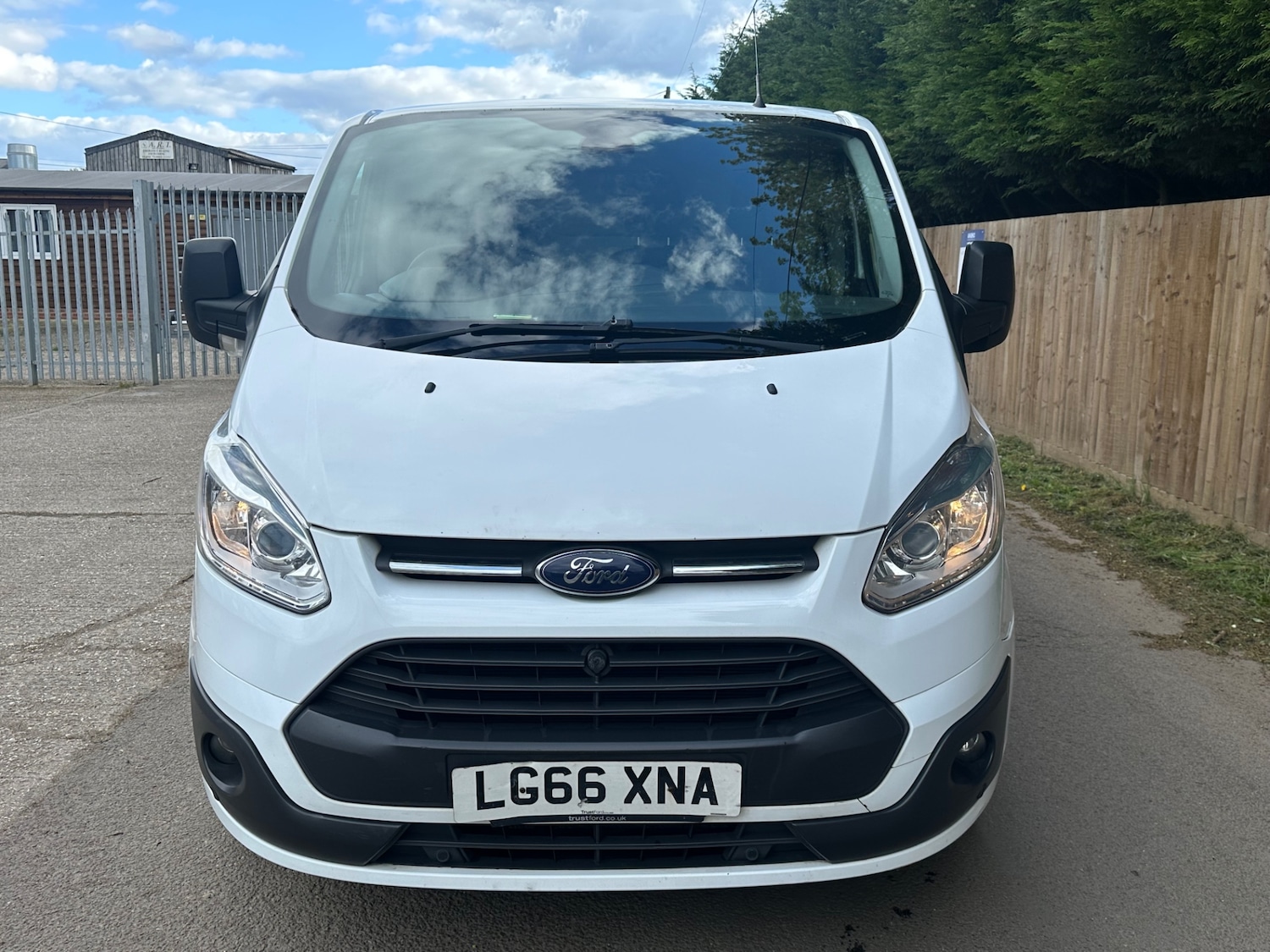 Used Ford Transit Custom 2016 for sale - 76359013: Photo 2