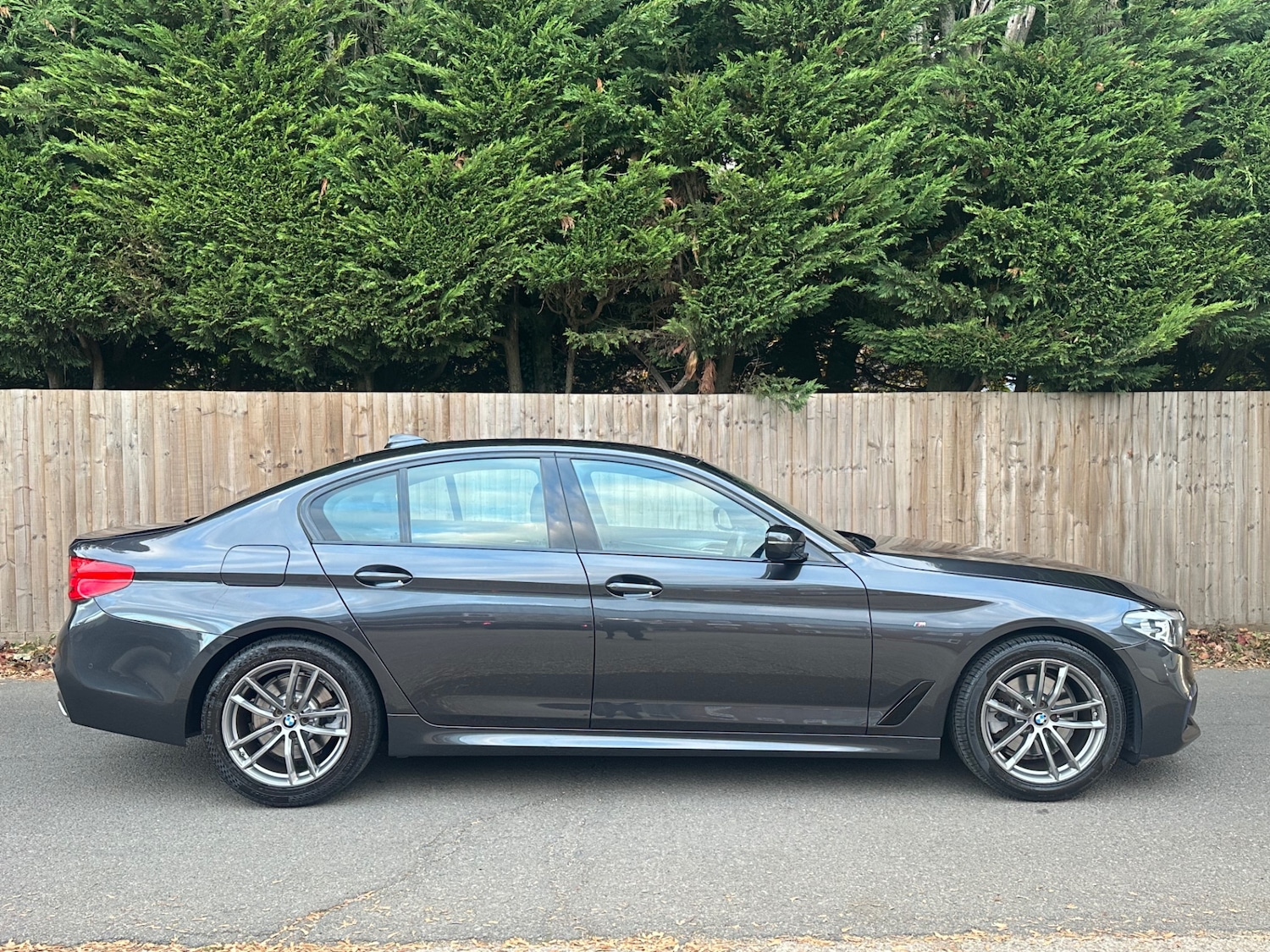 Used BMW 5 Series 2019 for sale - 76225352: Photo 2