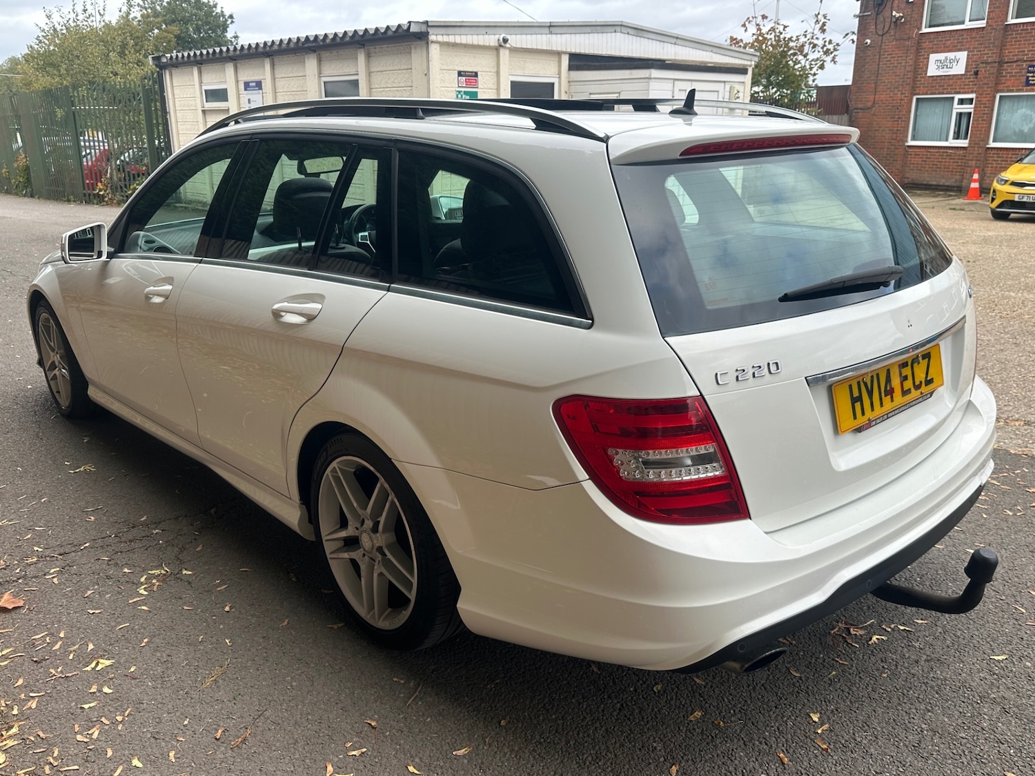 Used Mercedes-Benz C Class 2014 for sale - 76177644: Photo 4