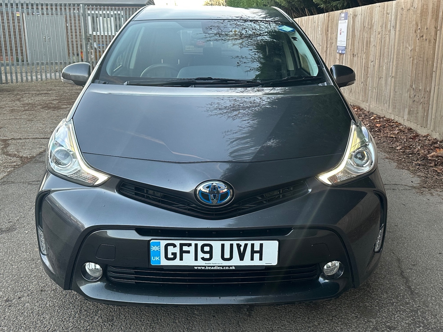 Used Toyota Prius+ 2019 for sale - 77144733: Photo 2