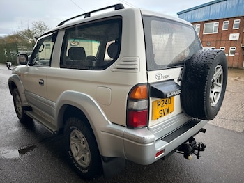 Used Toyota Land Cruiser undefined for sale - 77400106: Photo