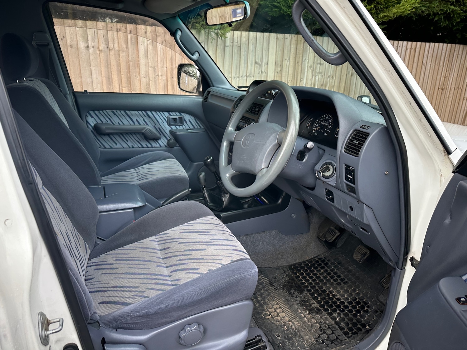 Used Toyota Land Cruiser 2004 for sale - 77400106: Photo 8