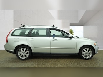 Used Volvo V50 2010 for sale - 78388610: Photo