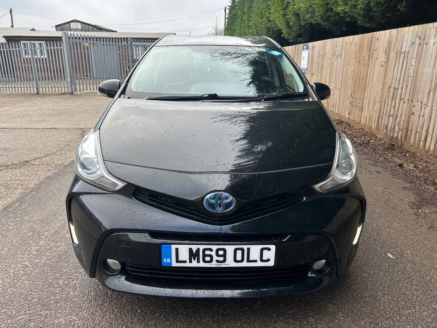 Used Toyota Prius+ 2019 for sale - 77484852: Photo 2