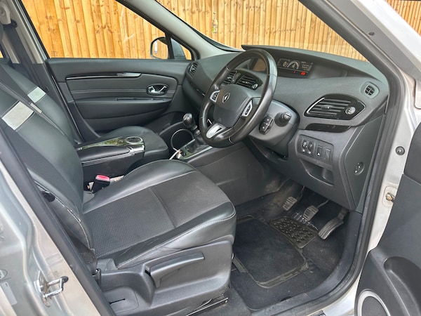 Used Renault Scenic 2012 for sale - 67708316: Photo 11