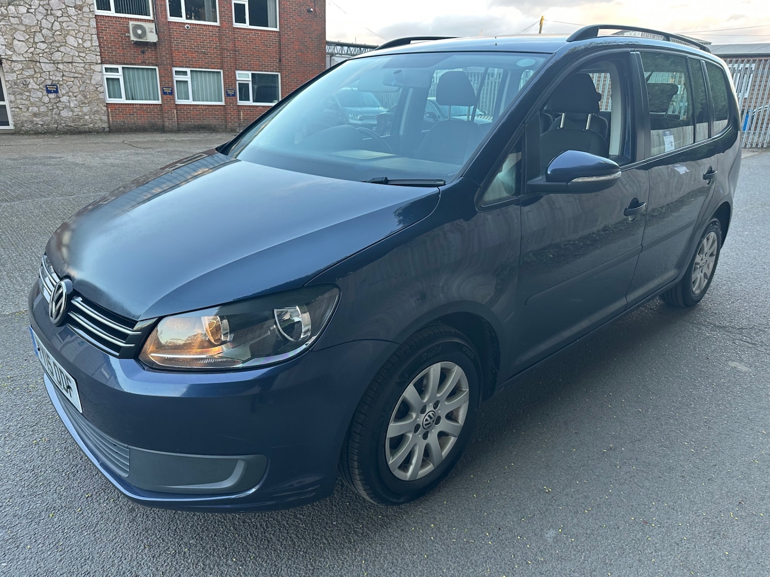 Used Volkswagen Touran 2015 for sale - 78210189: Photo 3