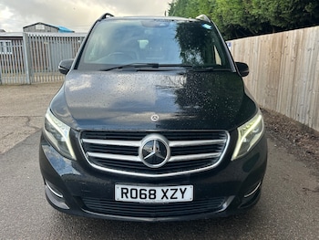 Used Mercedes-Benz V-Class 2018 for sale - 77304762: Photo