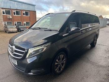Used Mercedes-Benz V-Class 2018 for sale - 77304762: Photo