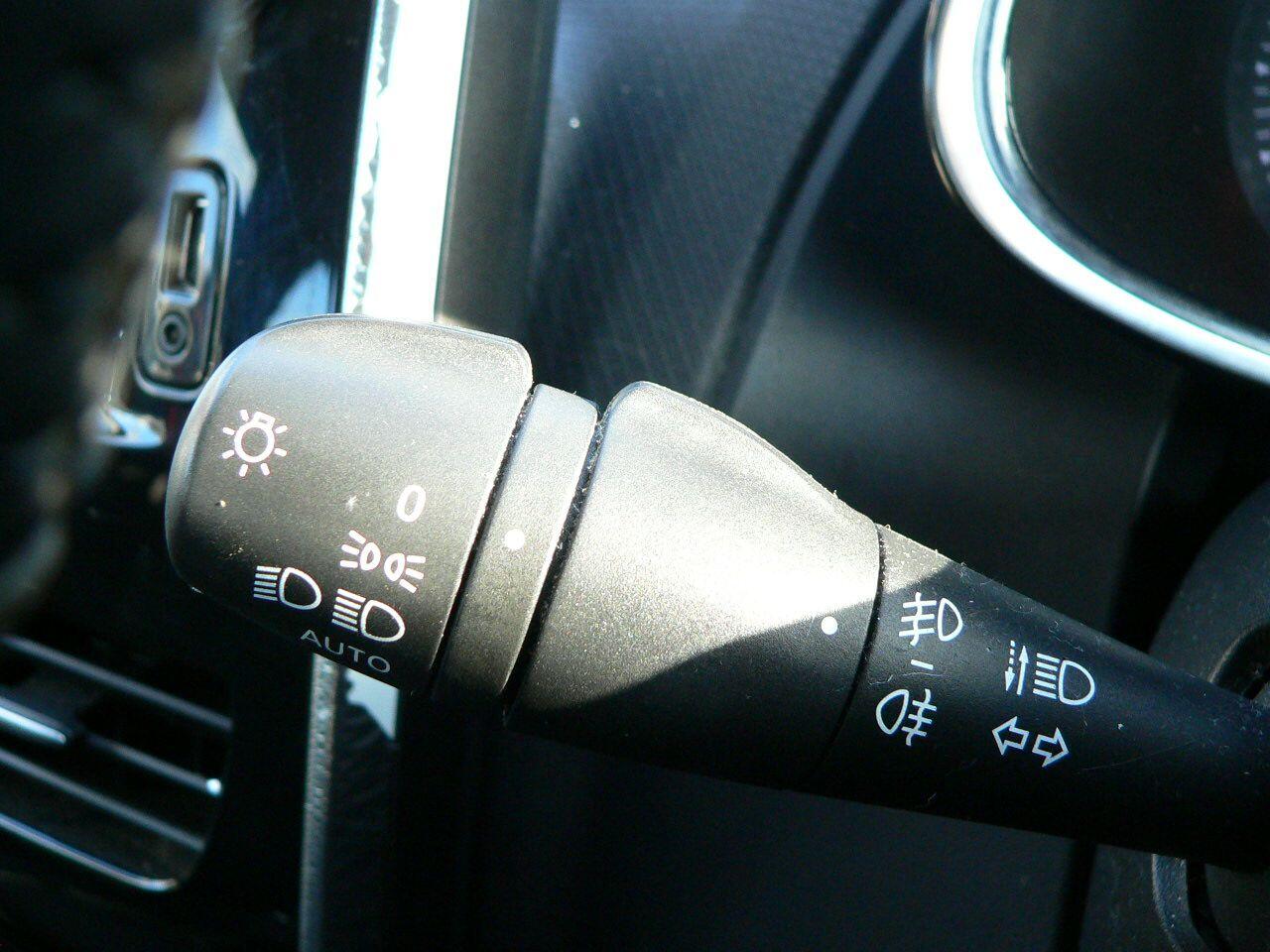 Used Renault Clio for sale - 77050062: Photo 24