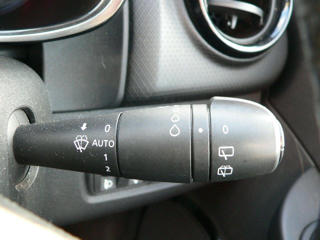 Used Renault Clio for sale - 77050062: Photo 25