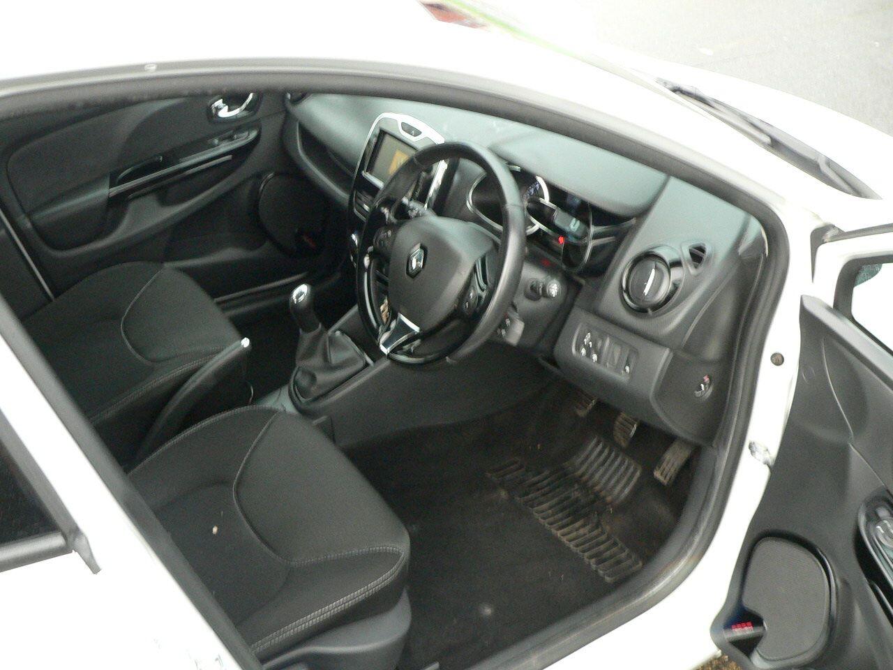 Used Renault Clio 2014 for sale - 76926888: Photo 16