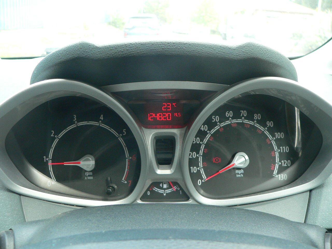 Used Ford Fiesta 2011 for sale - 76584228: Photo 24