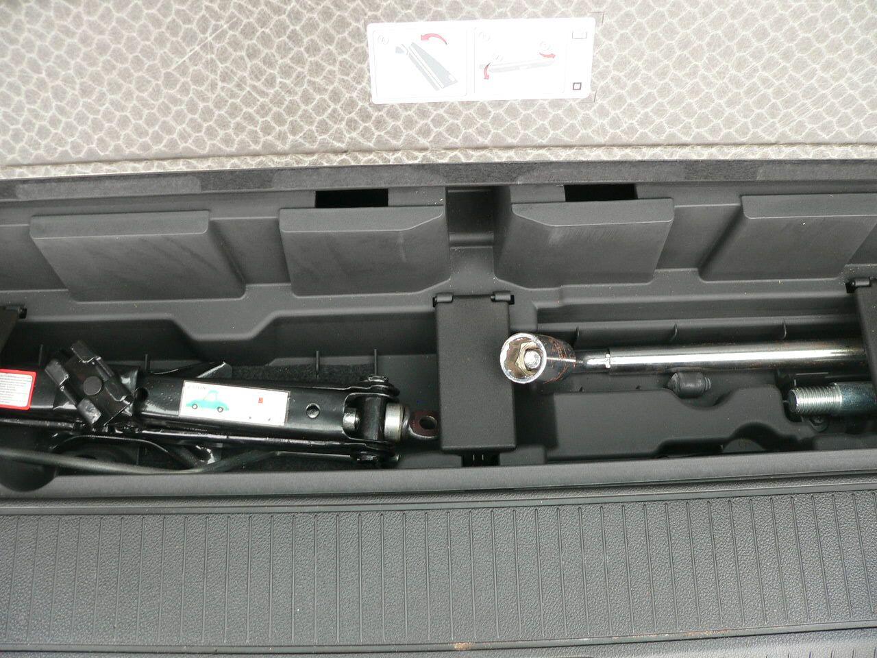 Used Vauxhall Zafira 2015 for sale - 76688976: Photo 17