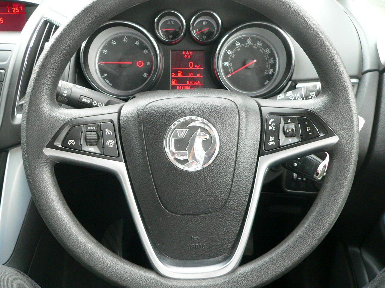 Used Vauxhall Zafira 2015 for sale - 76688976: Photo 24