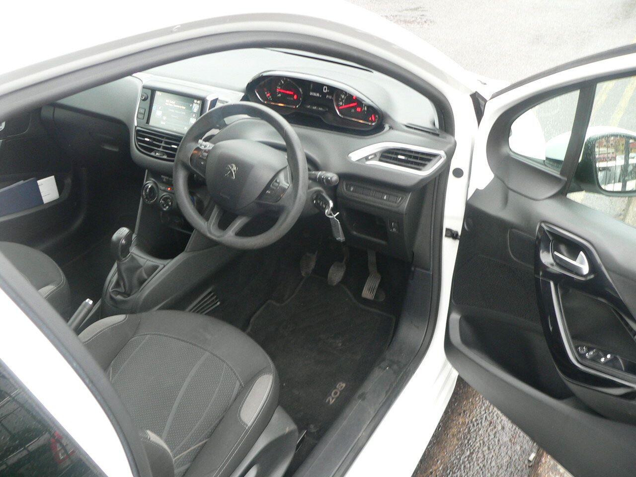 Used Peugeot 208 2014 for sale - 76728688: Photo 18