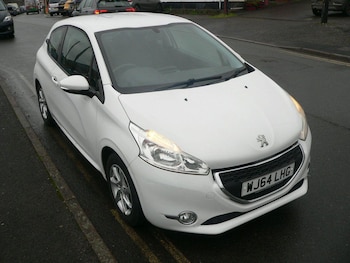 Used Peugeot 208 2014 for sale - 76728688: Photo