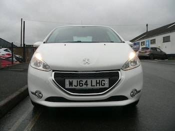 Used Peugeot 208 2014 for sale - 76728688: Photo
