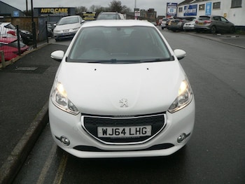 Used Peugeot 208 2014 for sale - 76728688: Photo