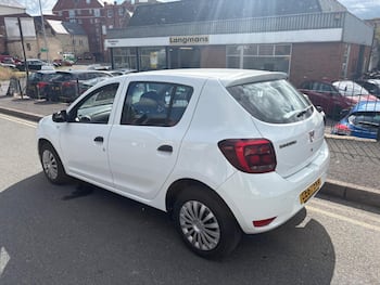 Used Dacia Sandero 2017 for sale - 79726300: Photo