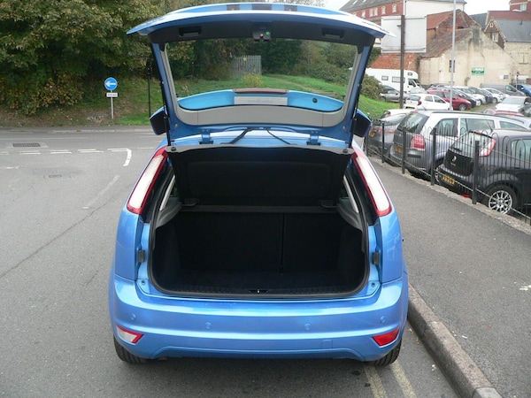 Used Ford Focus 2010 for sale - 76227362: Photo 14