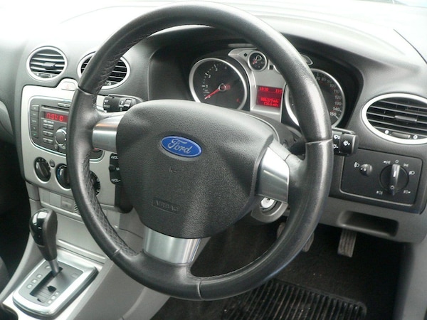 Used Ford Focus 2010 for sale - 76227362: Photo 19
