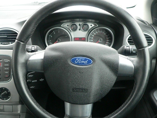 Used Ford Focus 2010 for sale - 76227362: Photo 22