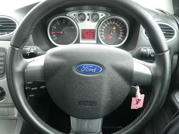 Used Ford Focus 2010 for sale - 76227362: Photo 23