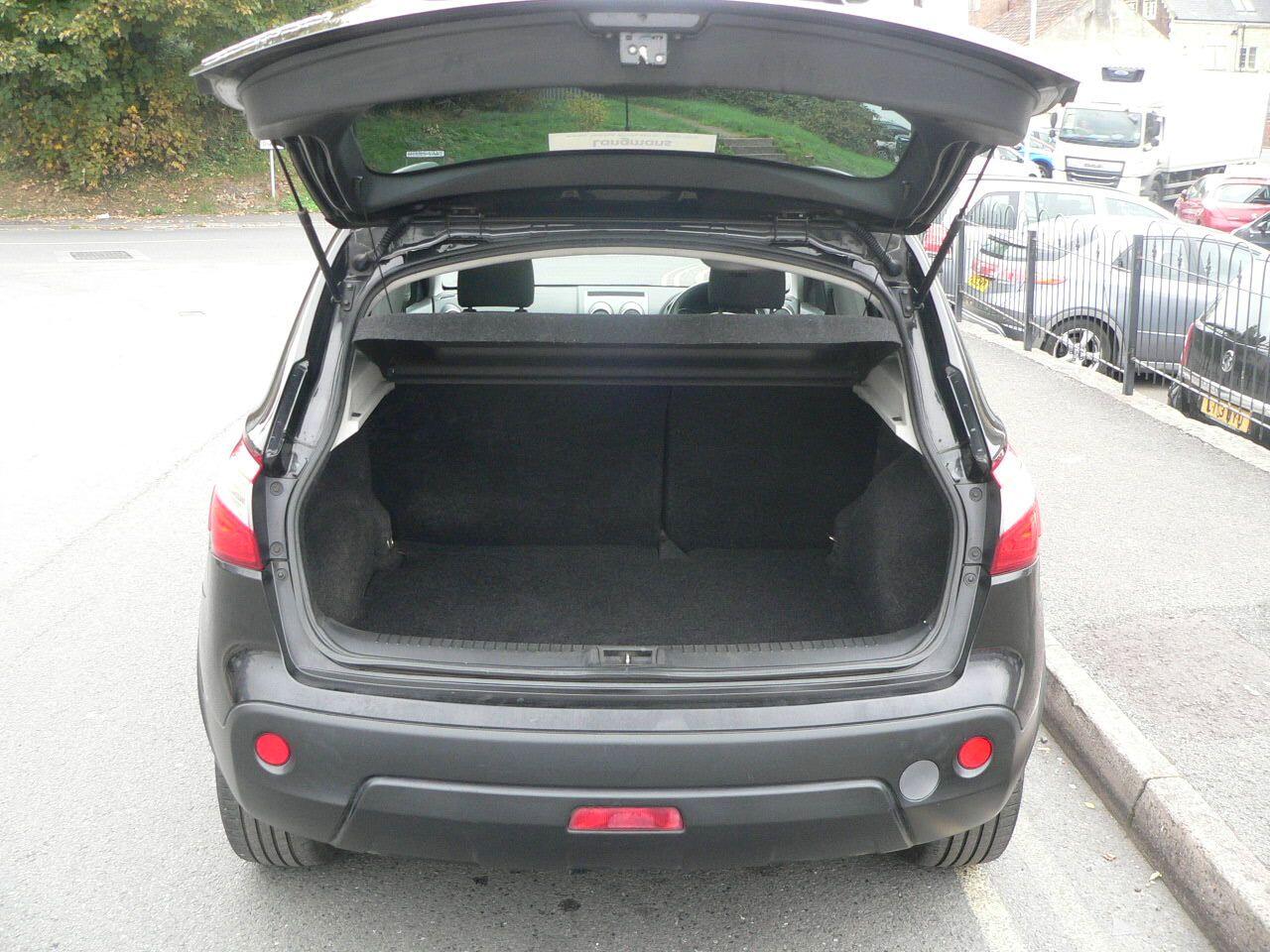 Used Nissan Qashqai 2011 for sale - 76689161: Photo 14